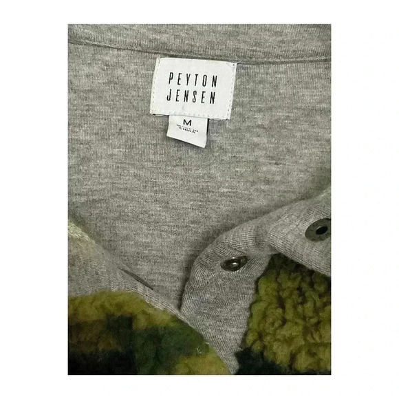 Peyton Jensen Nola Green Camo Pullover Sweatshirt SIZE-MEDIUM - Picture 3 of 7